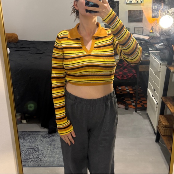 Yellow Cropped Collared Knit - Picture 6 of 8
